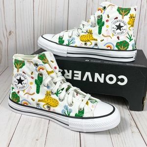 Converse Chuck Taylor Women’s Youth Size 6.